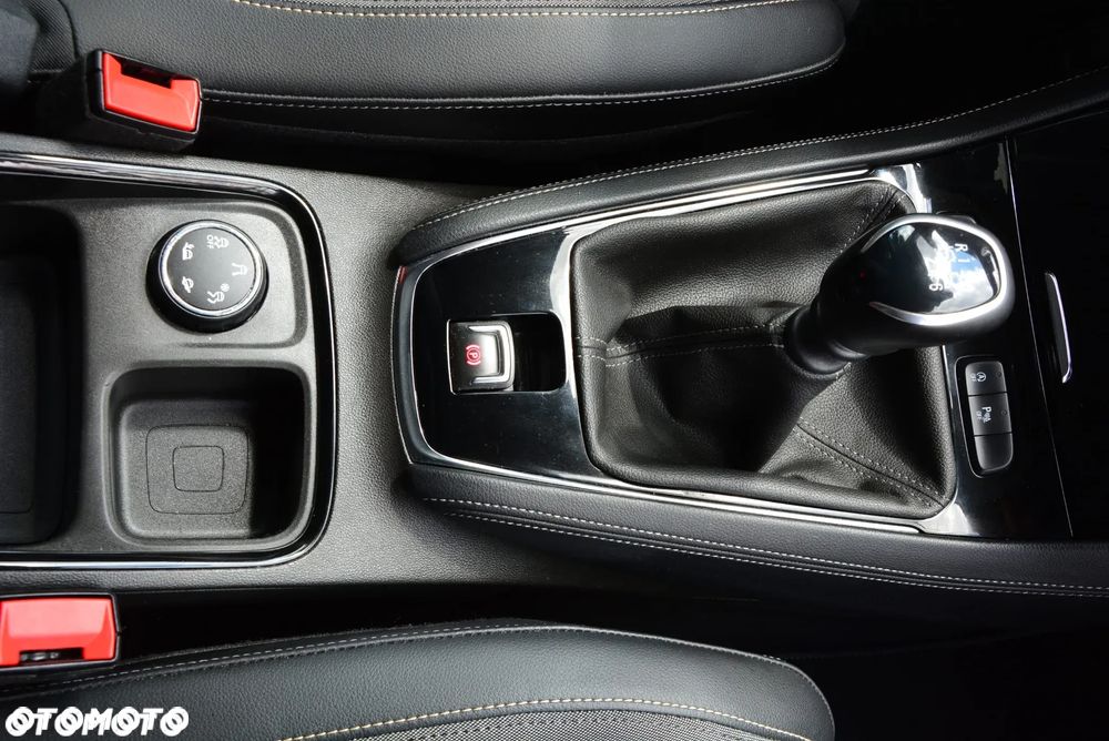 Opel Grandland X 1.2 Start/Stop Business Elegance - 25