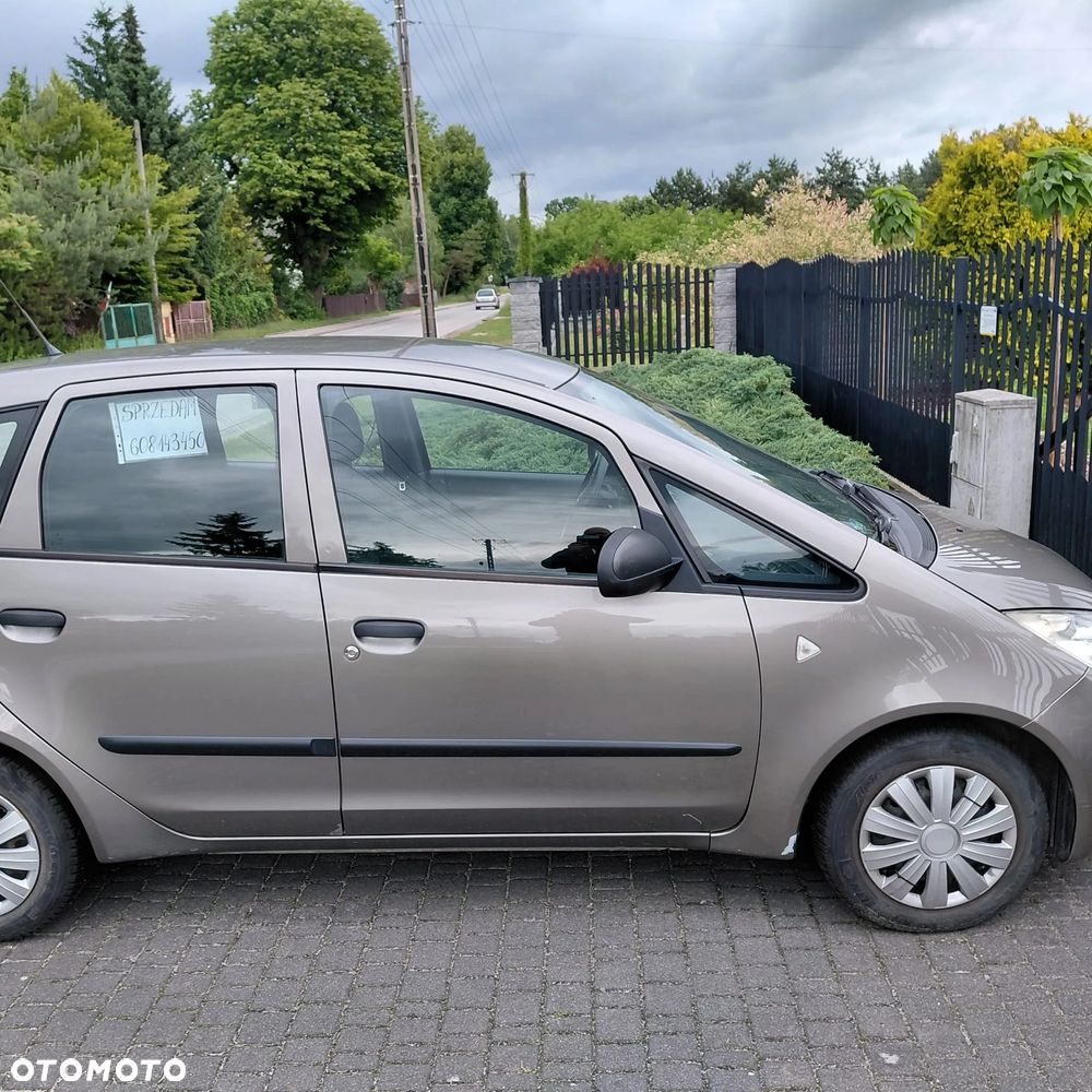 Mitsubishi Colt - 1