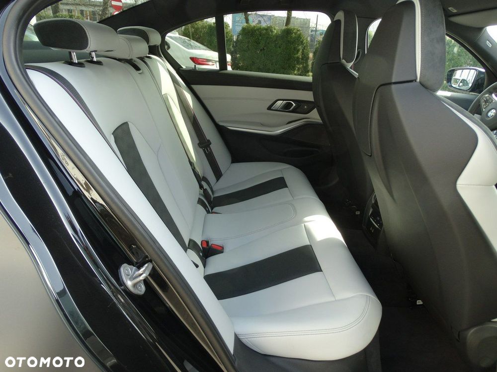 BMW M3 Competition xDrive sport - 14