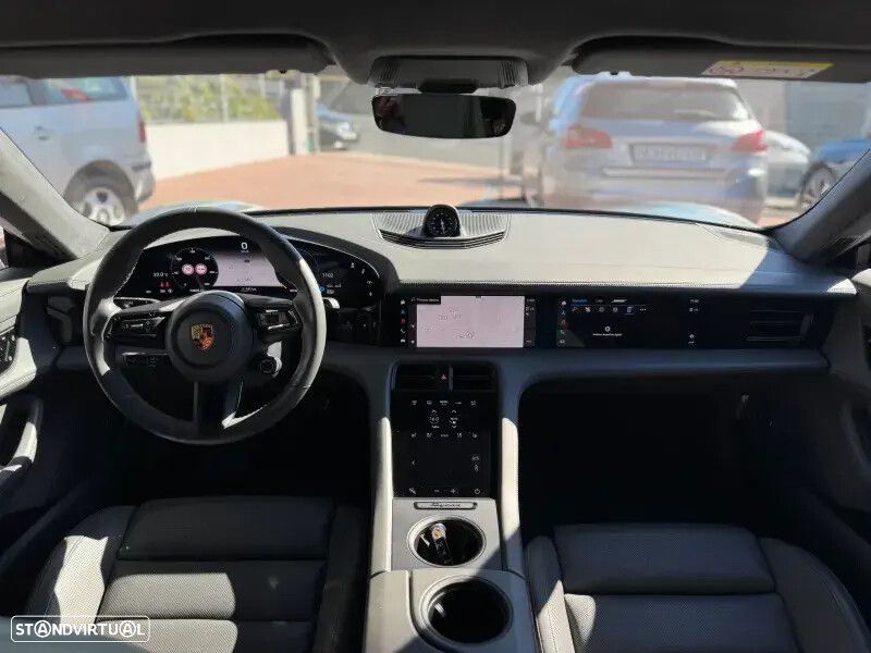 Porsche Taycan Turbo - 13