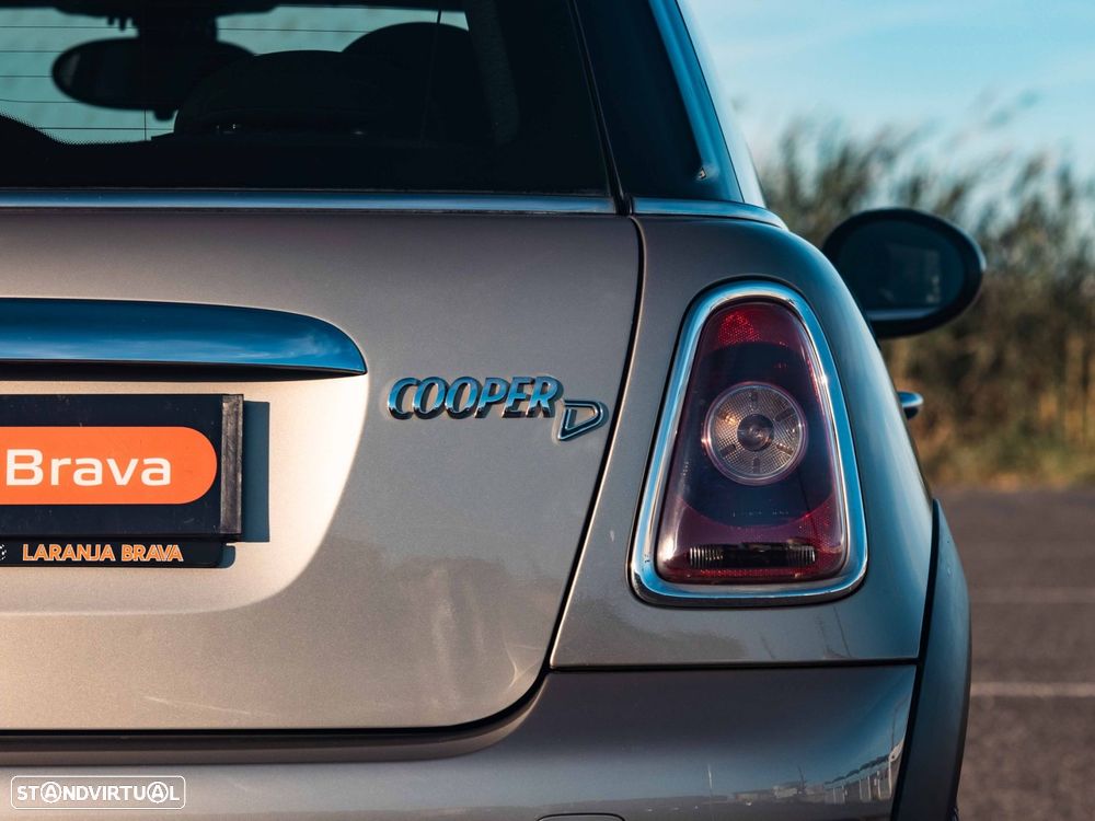 MINI 3 Portas Cooper D - 16