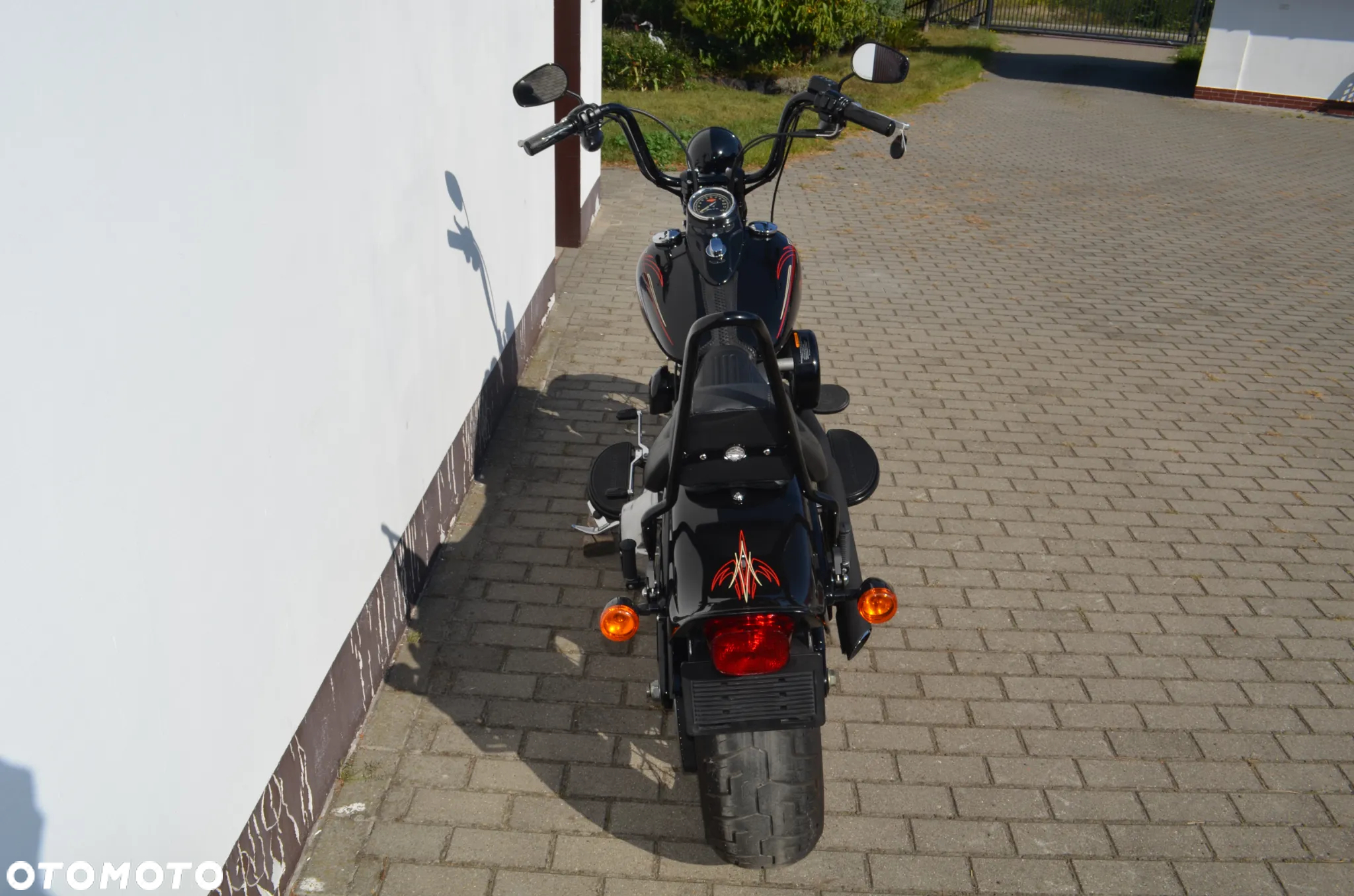 Harley-Davidson Softail Cross Bones - 4