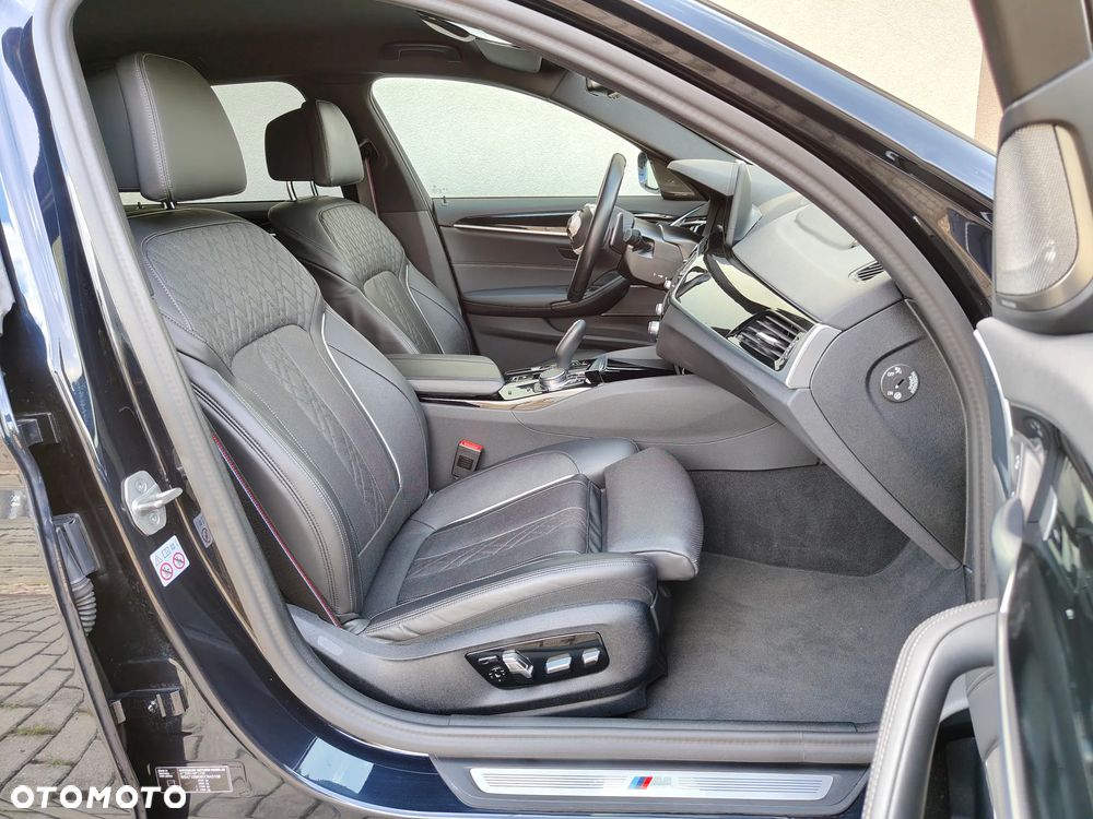BMW Seria 5 540i xDrive mHEV M Sport sport - 31