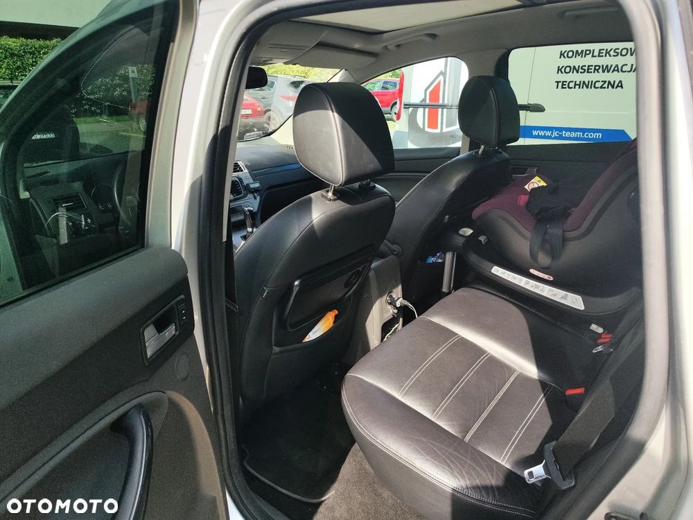 Ford Kuga 2.5 Titanium - 29