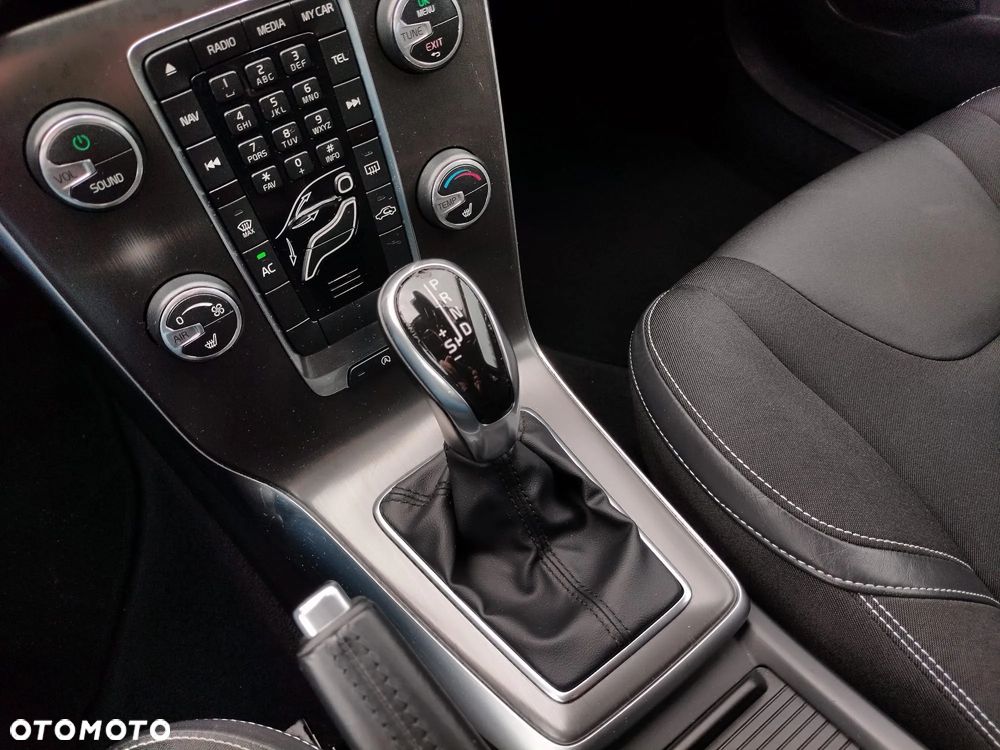 Volvo V40 D3 Kinetic - 21