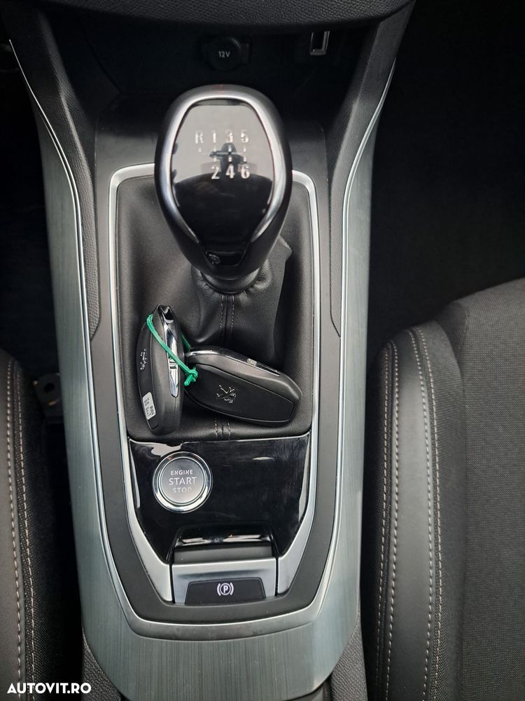 Peugeot 308 1.2 L PureTech Turbo S&S Allure Pack - 10