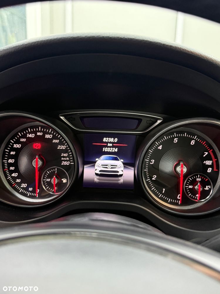 Mercedes-Benz CLA 250 4-Matic AMG Line - 18