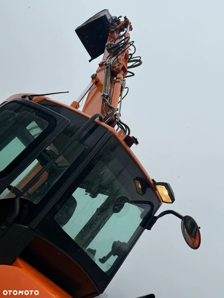 Komatsu Koparka Gąsienicowa 8 ton PC80MR-3. Sprowadzona z Norwegii. Centralne smarowanie!! Maszyna  jak Nowa 2016rok. 3200mtg 3x łamane Ramię. Klima ser.DEKRA. Własna pompa paliwa. Ani deka luzów i wycieków. Gąsienice klepki bez zużycia! Podwozie w pięknym stanie. Okazja Maszyna zadbana!! Po serwisach eksploatacyjnych. - 12
