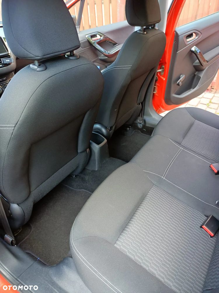 Peugeot 208 82 PureTech Style - 20