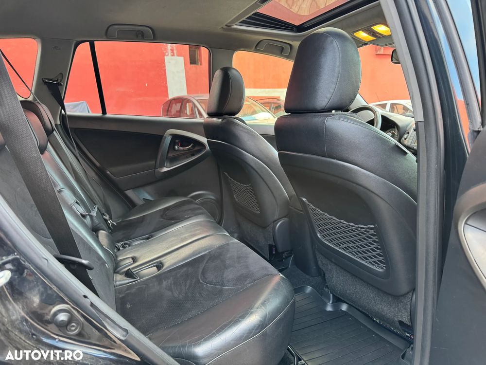 Toyota RAV4 ver-2-2-d--4cat-4wd-aut-luxury-18- - 8