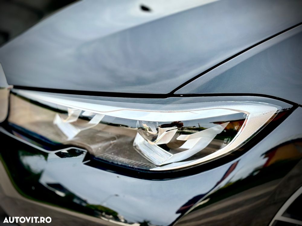 BMW Seria 3 320d Aut. Sport Line - 23