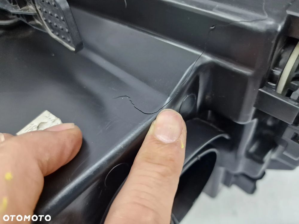 RENAULT MASTER IV 4 19- PRAWA LAMPA PRZEDNIA PRZÓD FULL LED , NR 260105567R , NR AUKCJI LA139 - 21