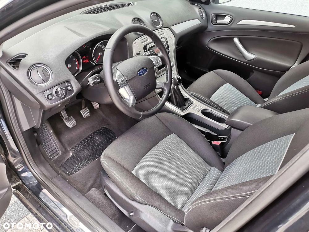 Ford Mondeo 1.6 Ambiente - 12