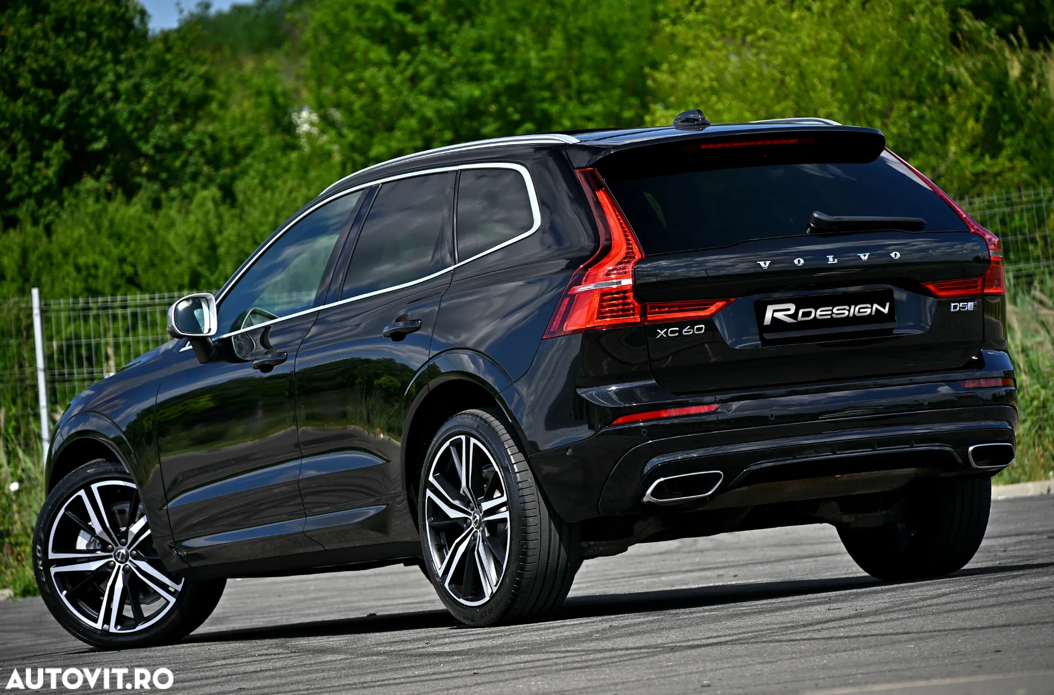 Volvo XC 60 D5 AWD Geartronic RDesign - 4