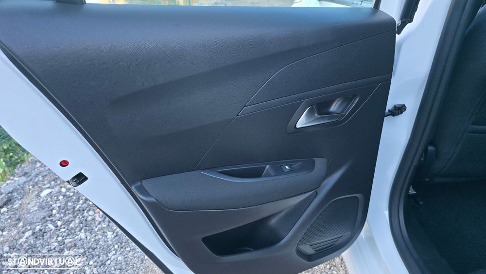 Peugeot 208 1.2 PureTech Active - 43