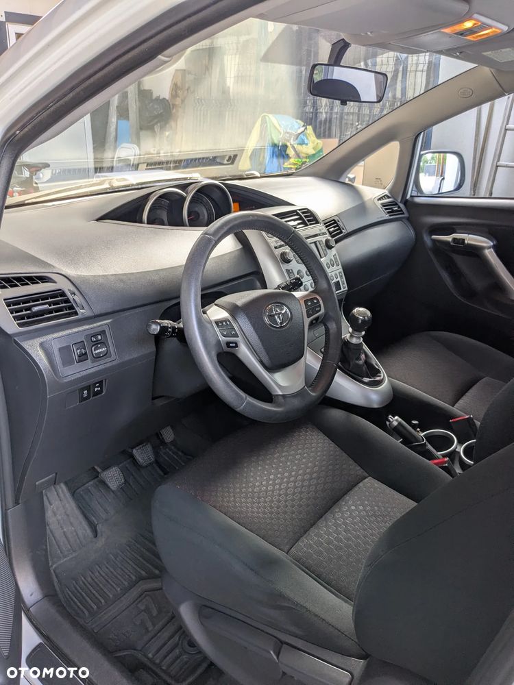 Toyota Verso 2.0 D-4D - 11