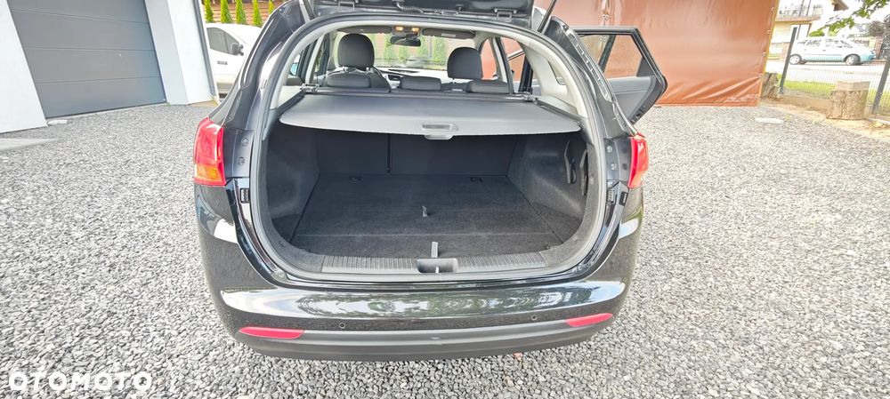 Kia Ceed 1.4 L - 11