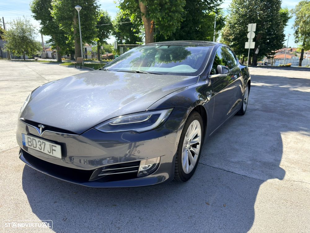 Tesla Model S - 10