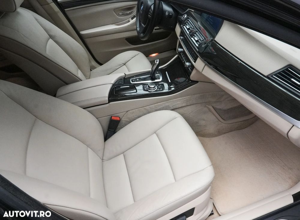 BMW Seria 5 520d xDrive - 12