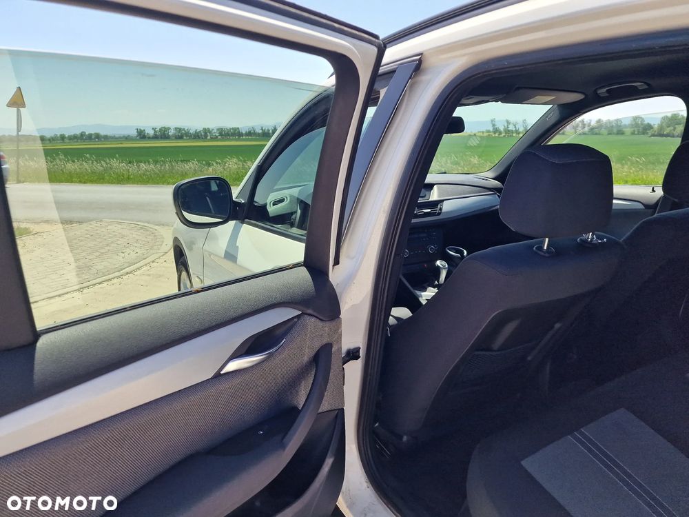 BMW X1 sDrive18d xLine - 19