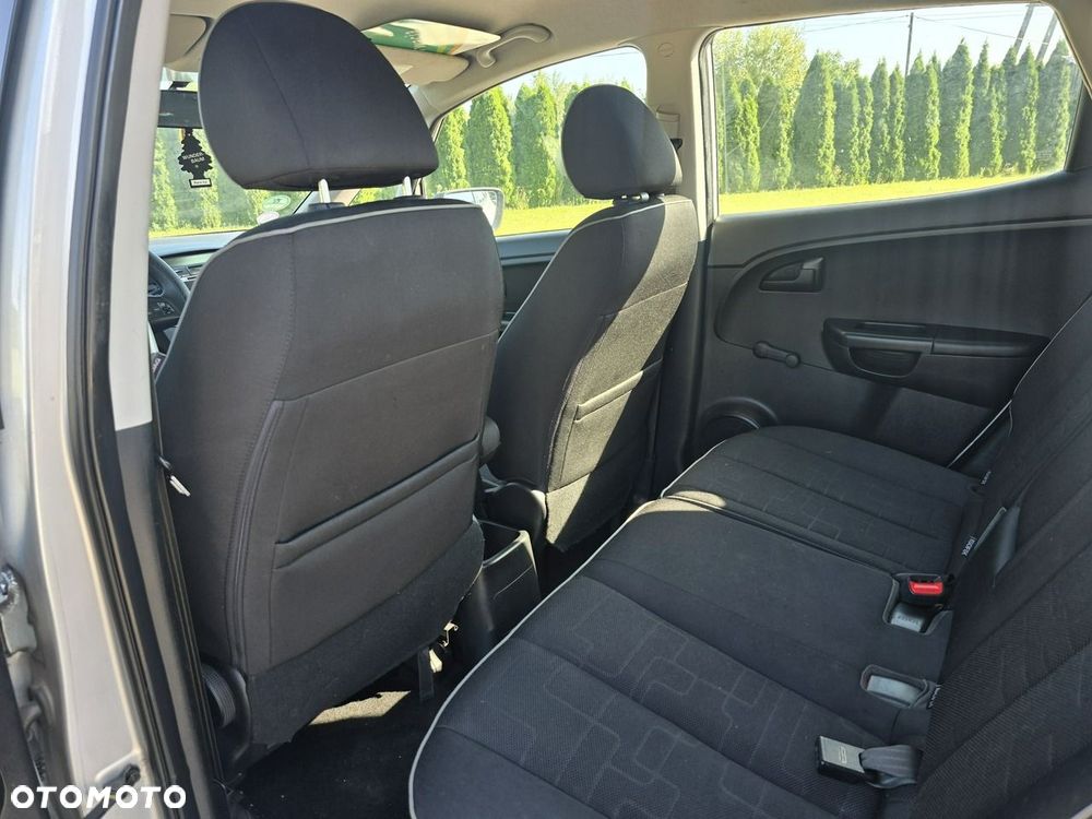 Kia Venga - 17