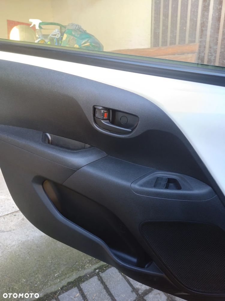 Toyota Aygo x - 10