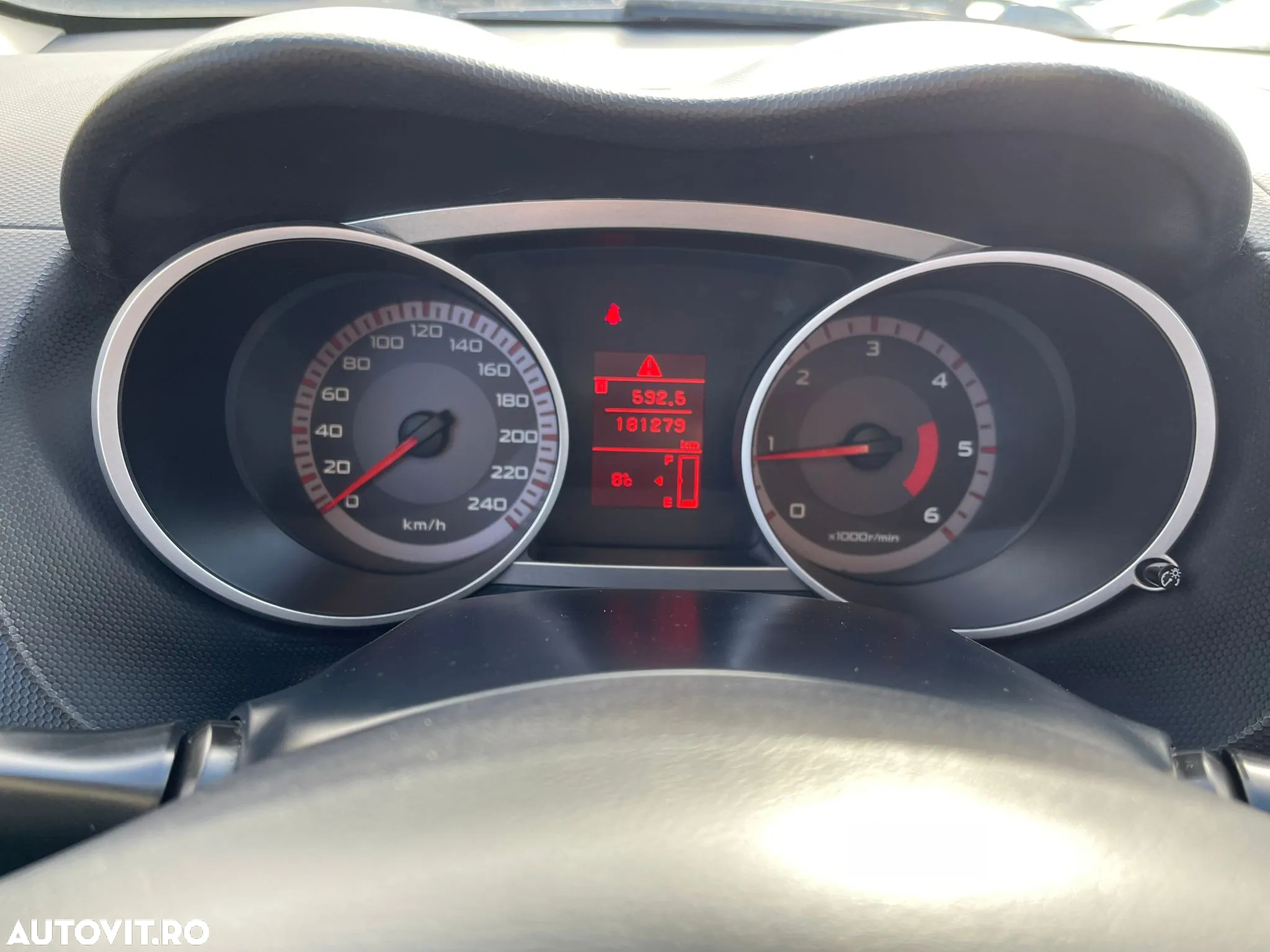 Mitsubishi Outlander 2.2 DI-D NAVI Instyle - 6