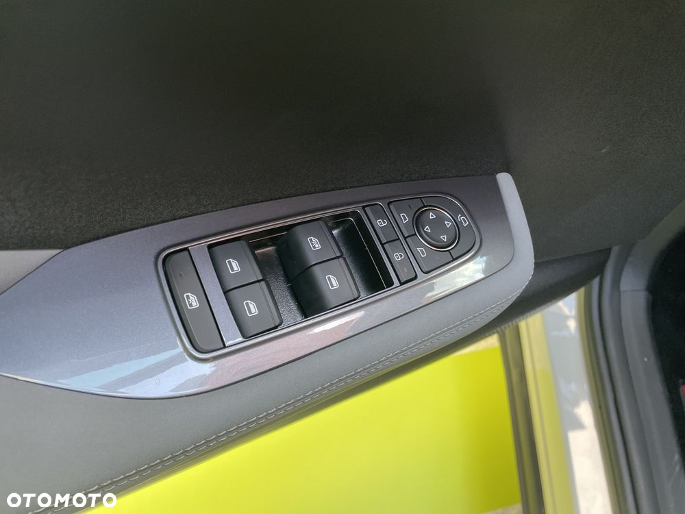 BYD Dolphin - 15