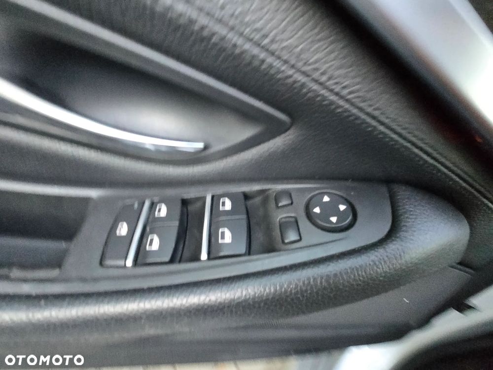 BMW Seria 5 530d xDrive Sport-Aut Luxury Line - 5