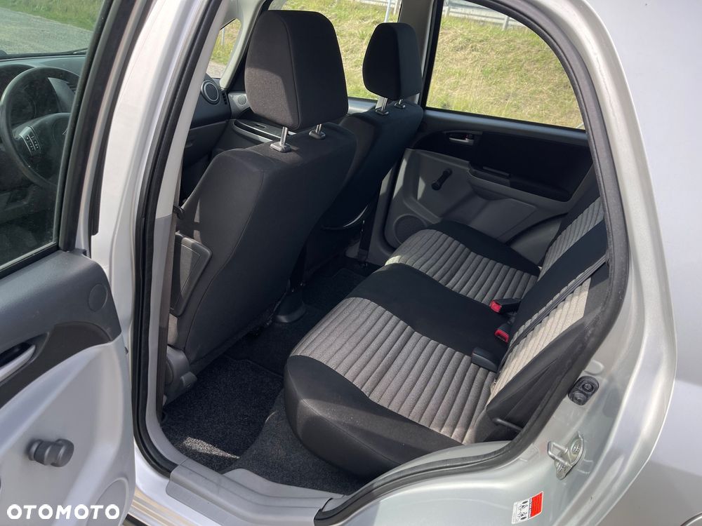 Suzuki SX4 - 11