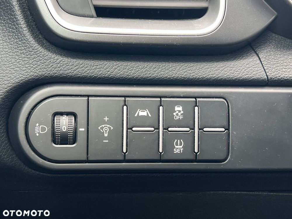 Kia Ceed - 11