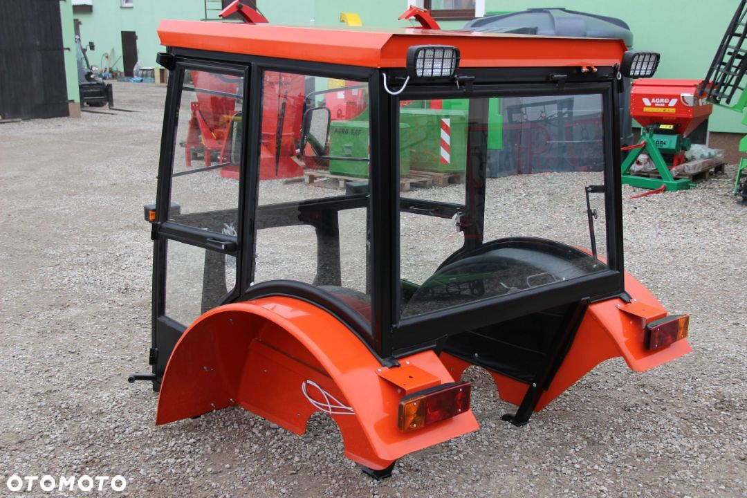Kabina ciągnikowa ursus C-330 C 330 z okrągłymi błotnikami - 5