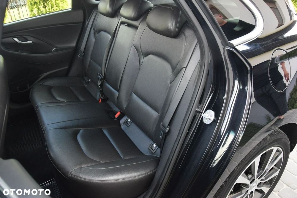 Hyundai i30 1.6 D Premium - 22