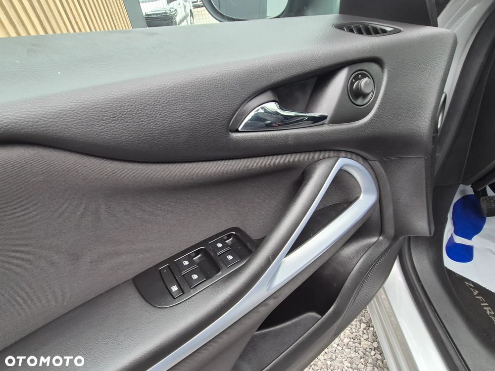 Opel Zafira Tourer 1.4 Turbo Business Innovation - 35
