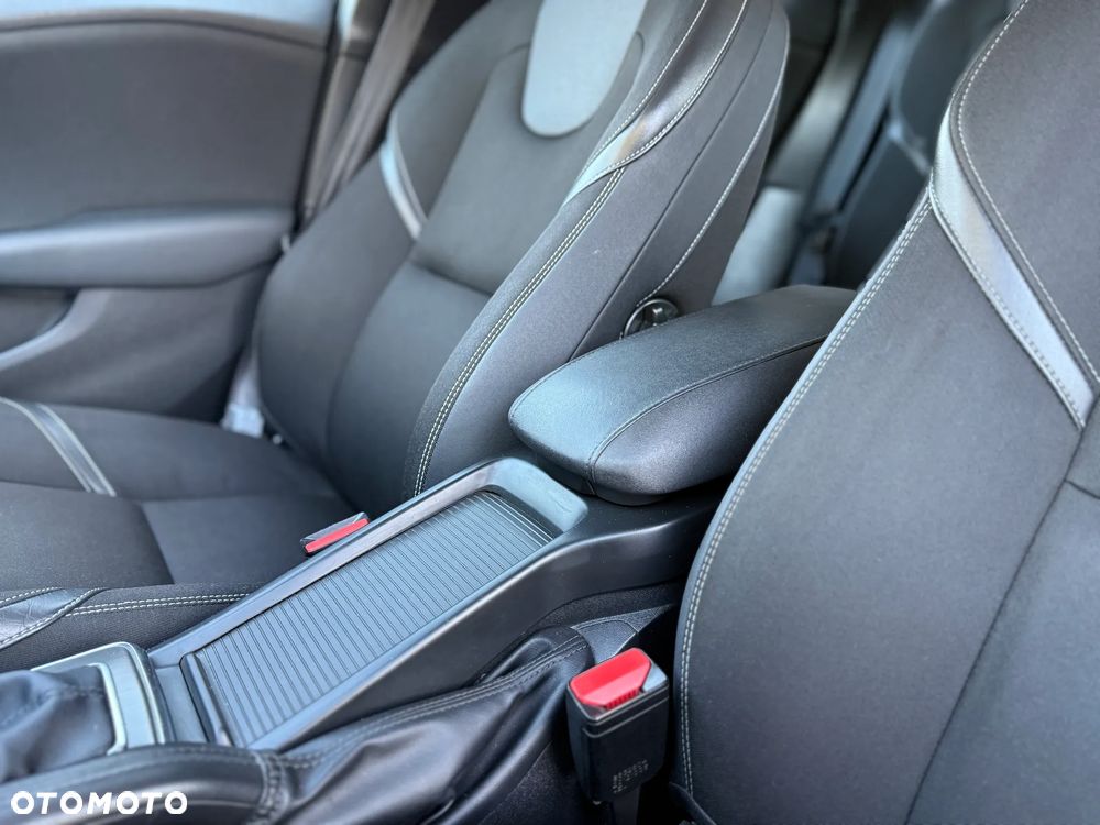 Volvo V40 D3 Momentum - 29