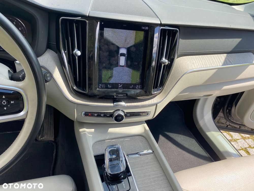 Volvo XC 60 B5 B AWD Inscription - 14