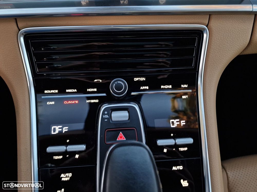 Porsche Panamera 4 E-Hybrid Edition 10 Anos - 29