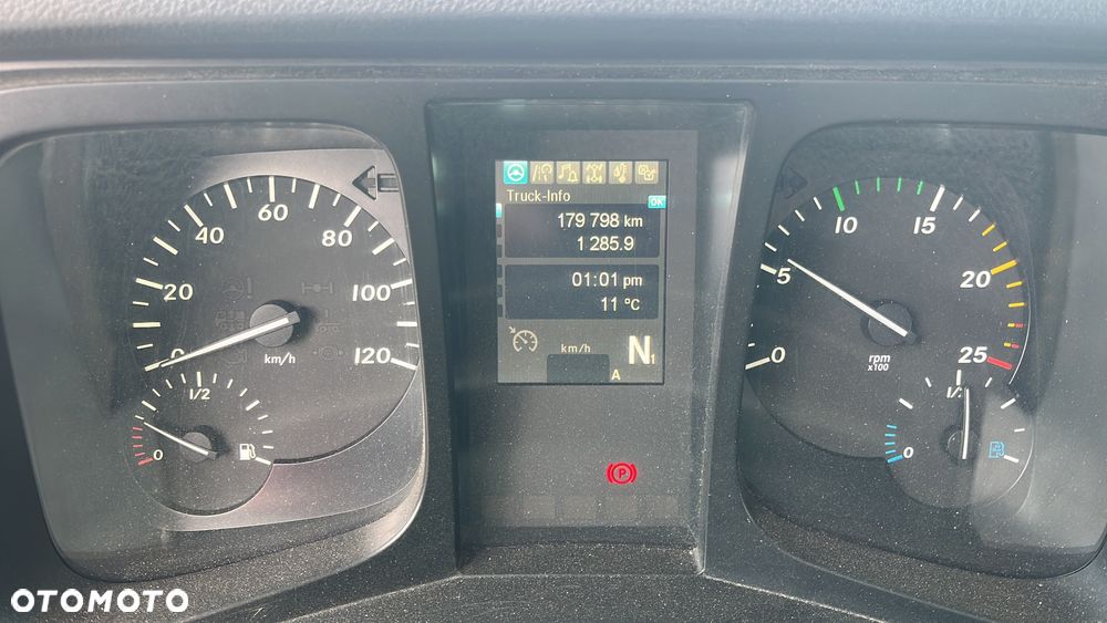 Mercedes-Benz 4X4 AROCS 2042 Tylko 179 tys km !!! Łóżko ! Duży Reduktor! Bieg Terenowy Napęd na wał, hydraulika do wywrotu, wywrotki, z Niemiec AROCS 4x4 stały napęd na wał, (nie HAD, nie Hydrodrive), hydraulika - 11