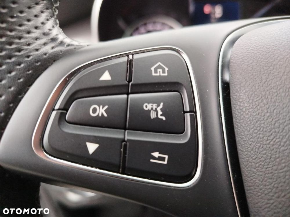 Mercedes-Benz Klasa V - 29