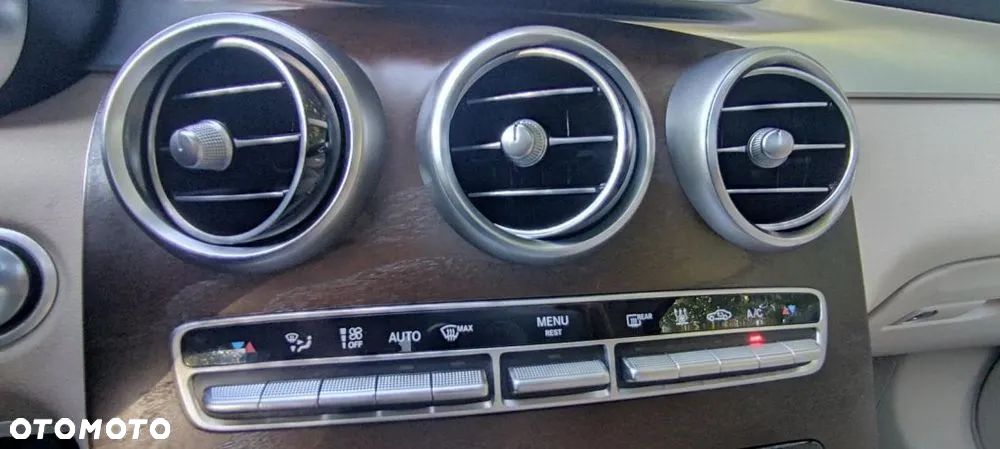 Mercedes-Benz GLC - 23
