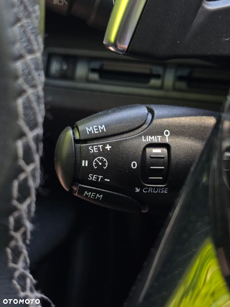 Peugeot 3008 PureTech 130 Stop & Start GPF Allure - 30