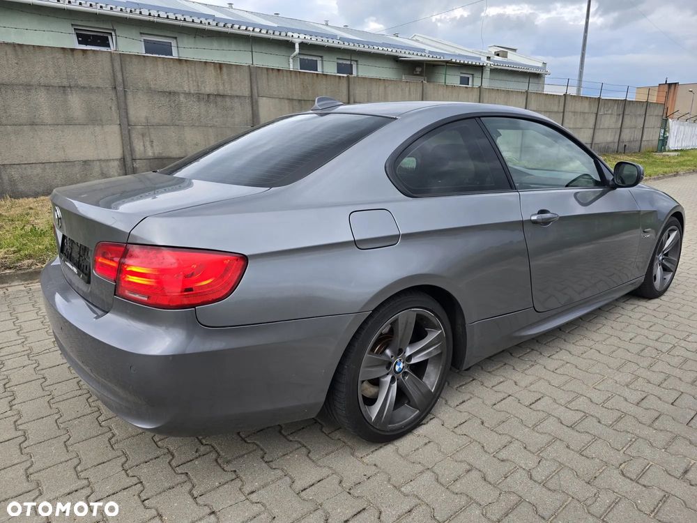 BMW Seria 3 330i xDrive Edition Exclusive - 2