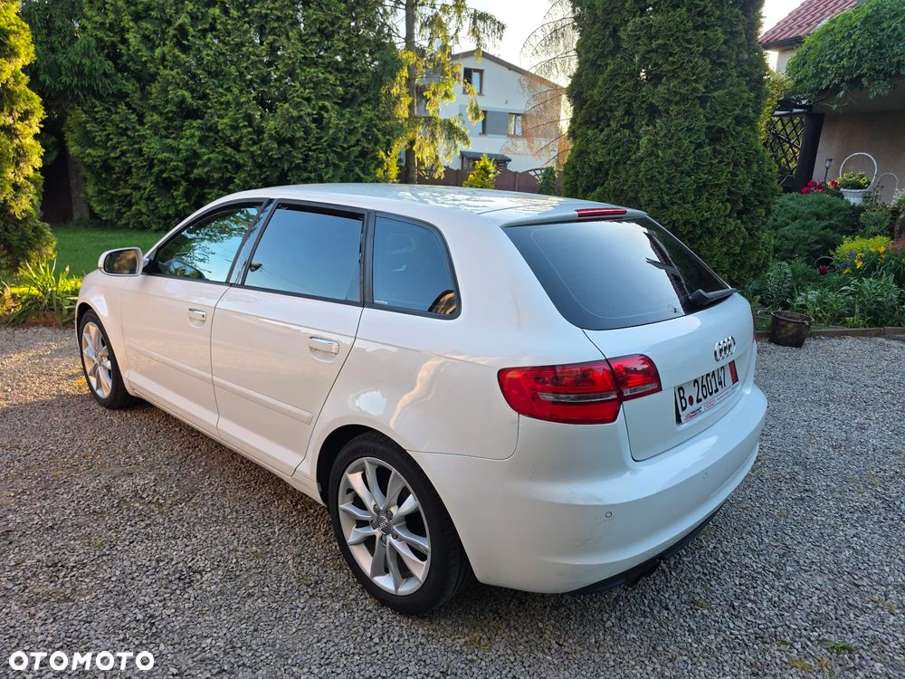 Audi A3 Sportback 1.4 TFSI S line Sportpaket - 4