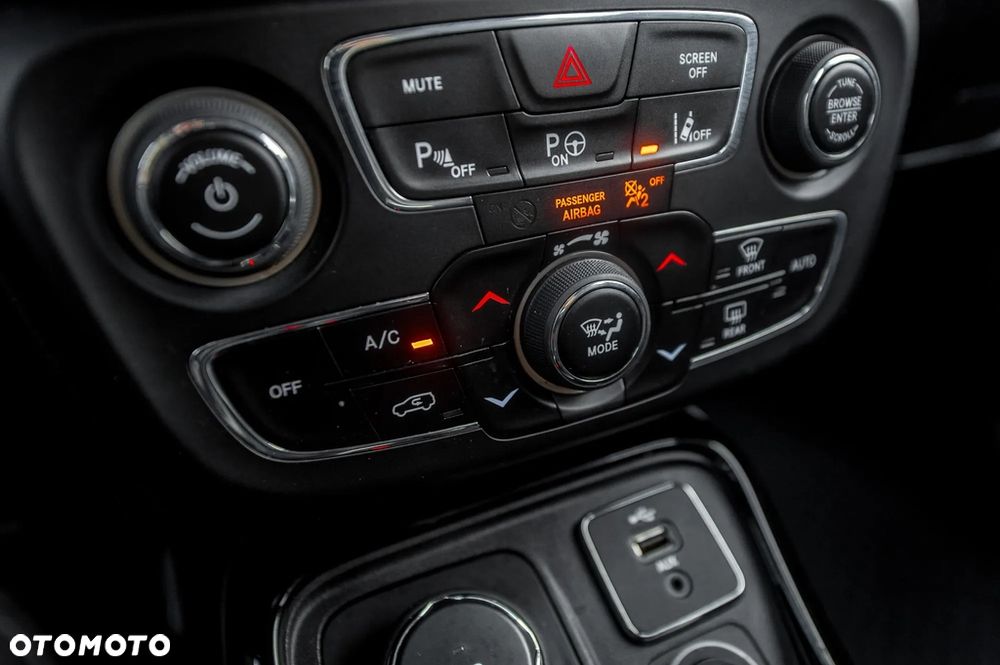 Jeep Compass 1.4 TMair Limited 4WD S&S - 36