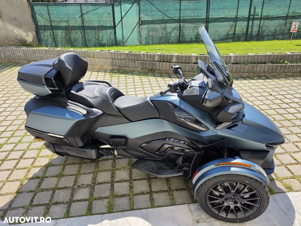 Can-Am Spyder - 3
