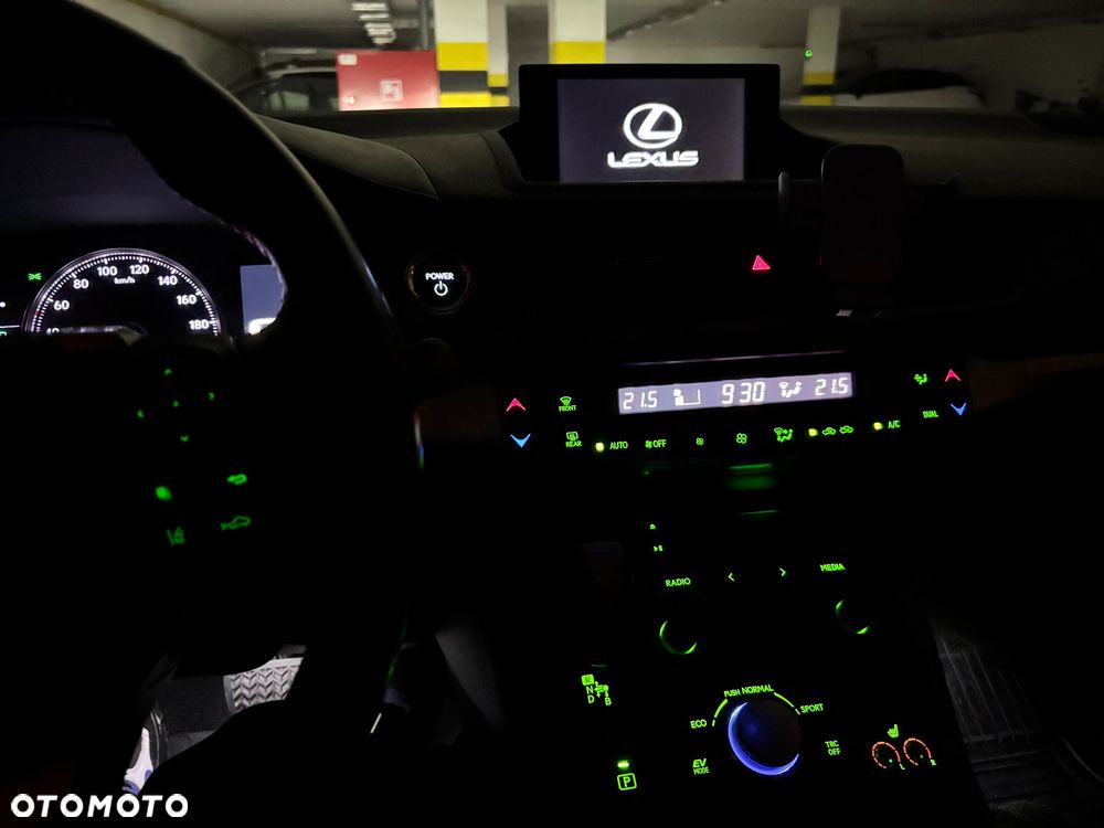Lexus CT 200h Elegance EU6 - 32