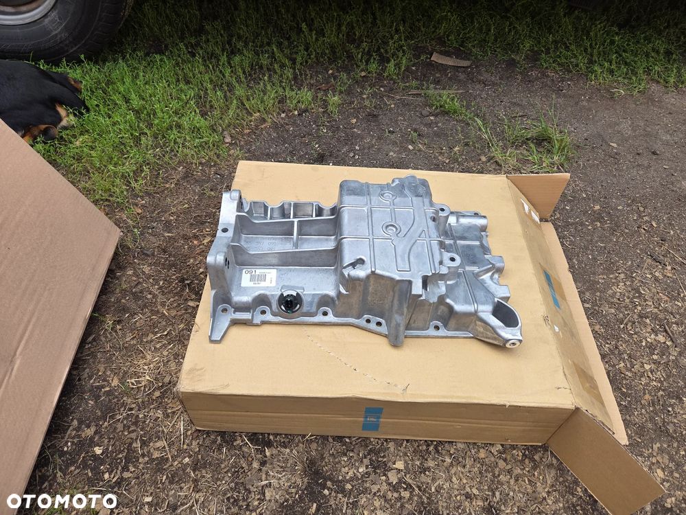 Miska olejowa Opel Zafira B 2.2 M75 110 kW 150 PS 55557091 - 3
