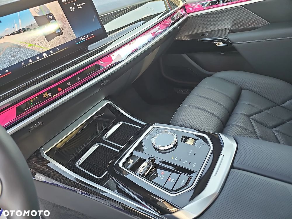 BMW Seria 7 750e PHEV xDrive sport - 17
