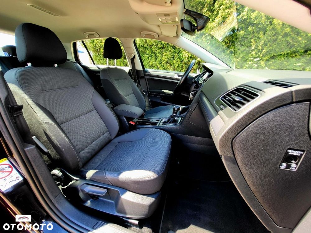 Volkswagen Golf - 31