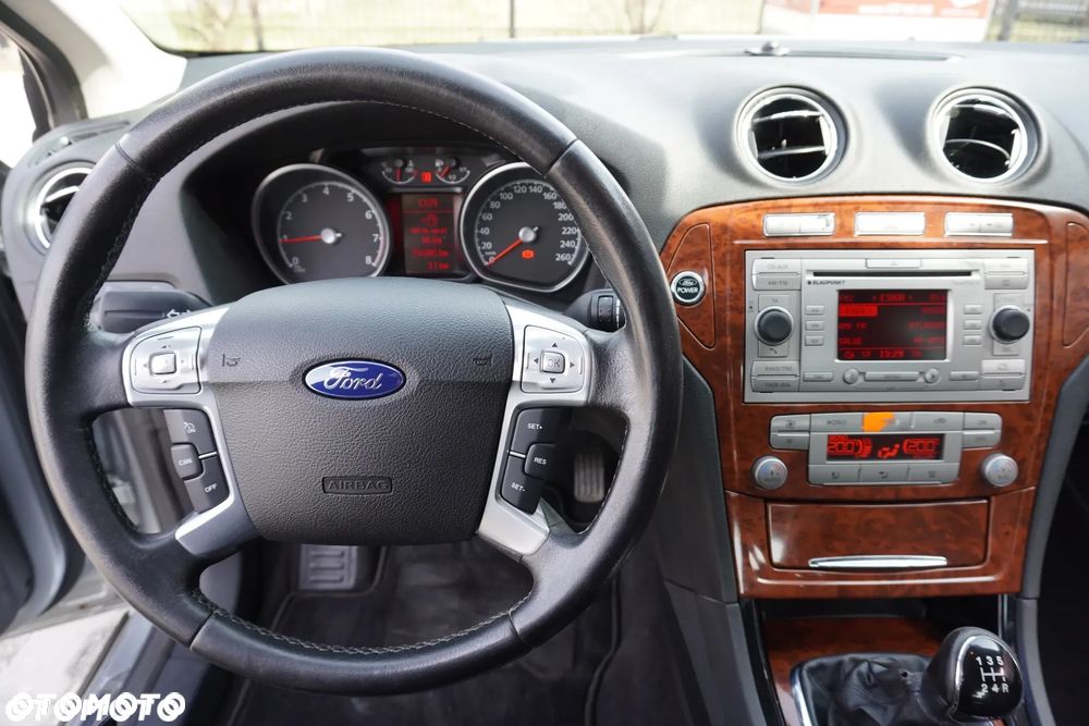 Ford Mondeo 2.0 Ghia X100 / X - 18